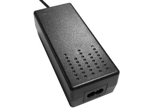 15V 3A ملحقات تركيبات الإضاءة 5m ملاحة GPS 45W جهد ثابت